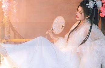 鹿八岁baby献上视觉盛宴，网盘特供《崩坏∶星穹铁道卡芙卡》作品回顾.txt